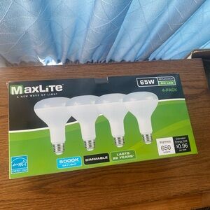 Brand New MaxLite 4-Pack BR30 LED Light Bulbs 5000K Daylight Dimmable
